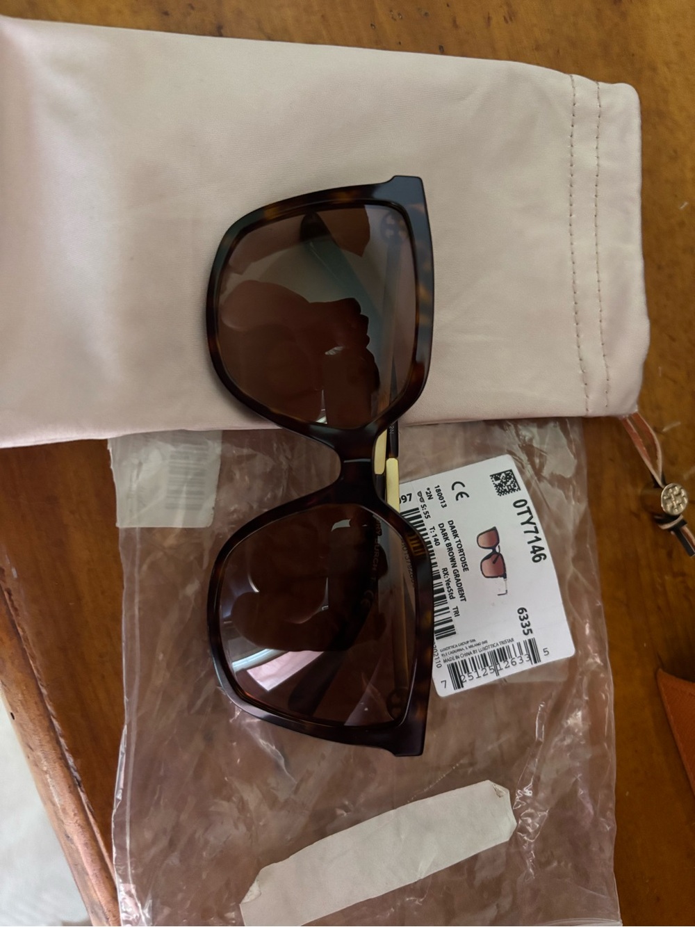 Tory Burch sunnies with case- NEW